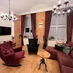 Brick Castle - Apartament Helga